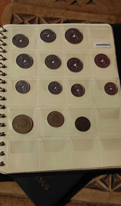 Coleção de moedas antigas estrangeiras e portuguesas