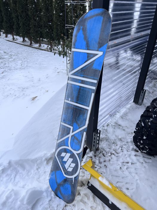 Deska snowboardowa Nitro 146 cm plus wiazania Atomic