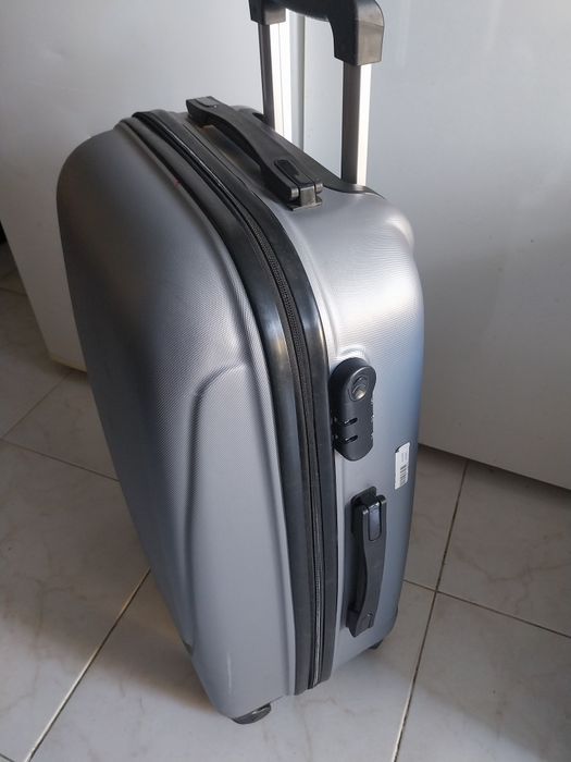 Mala viagem tipo troly 67-40-25 c/ nova
