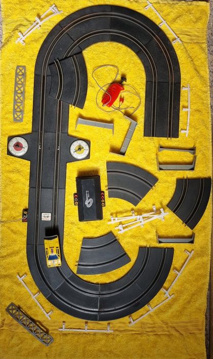 Pista Antiga de Carros Incompeta para peças