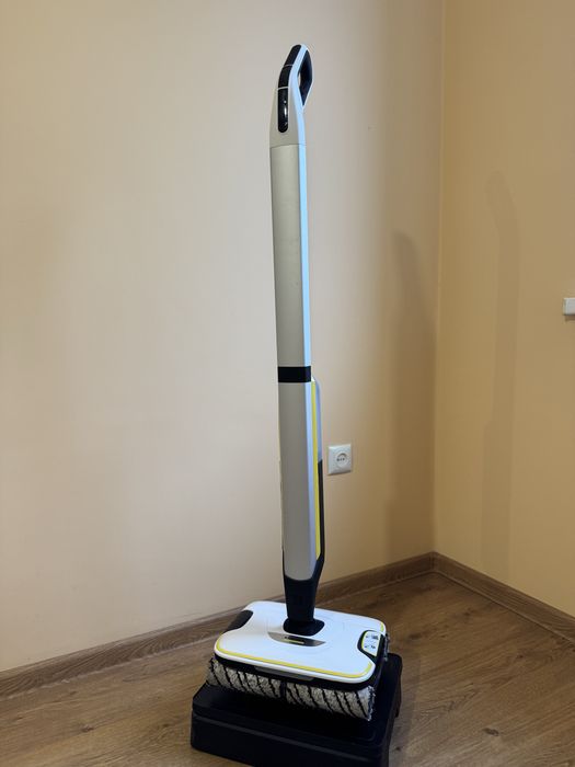 Миючий пилосос (електрошвабра) Karcher