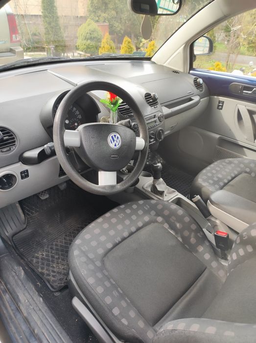 Volkswagen New Beetle  2 litry benzyna