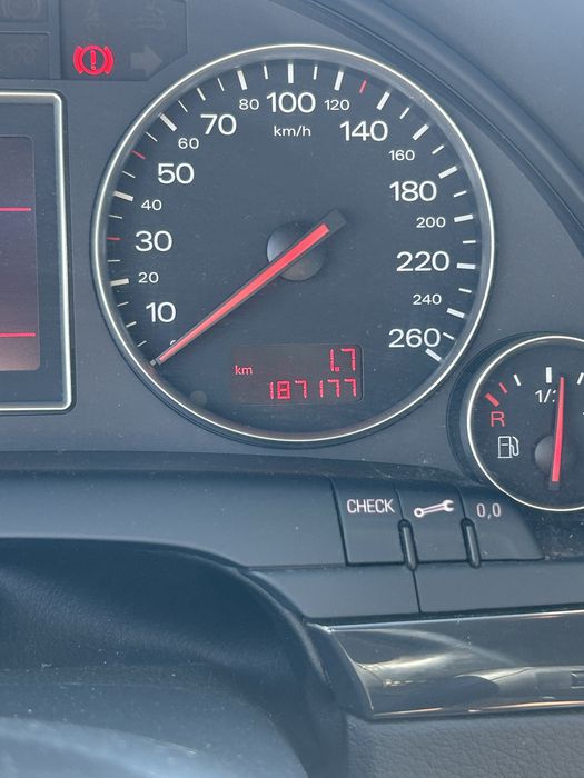 Audi A4 1.9TDI 2004r 187tys km pierwszy lakier