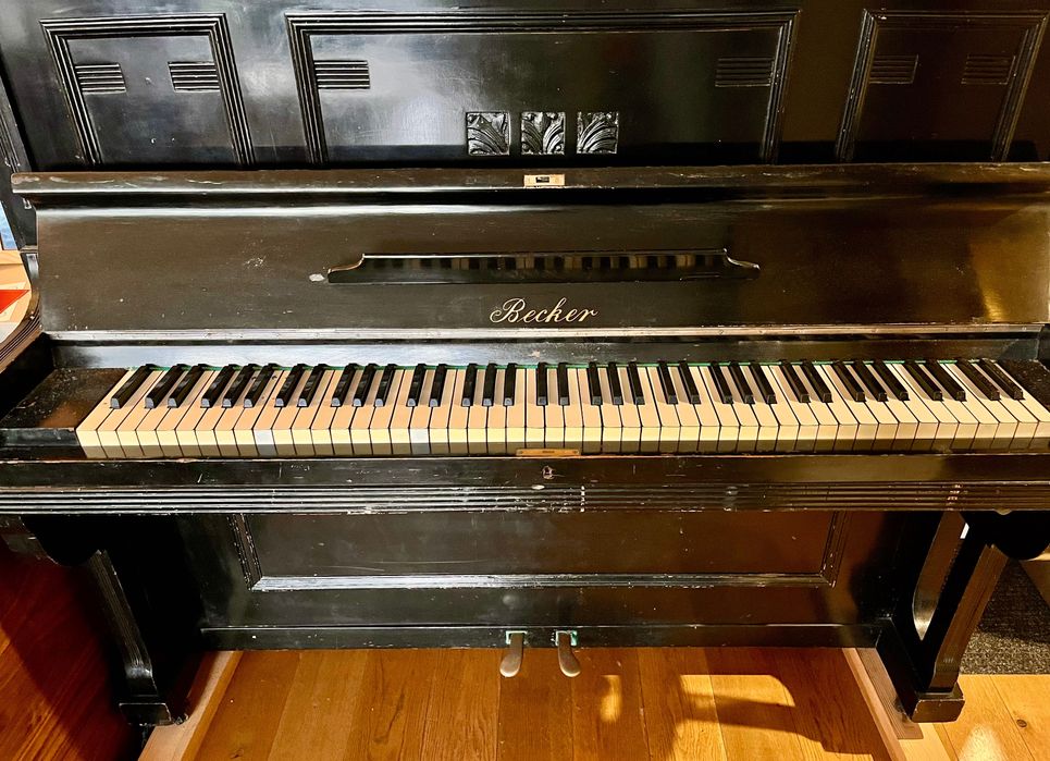 Pianino Becker oddam za darmo