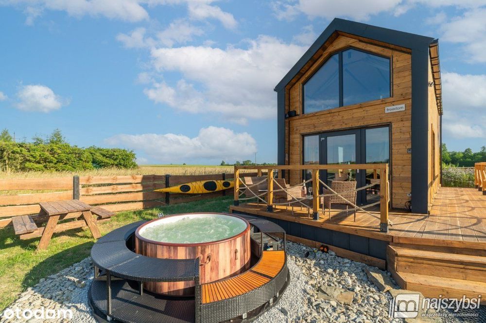 Zastań-nowoczesny dom rekreacyjny z jacuzzi, sauną