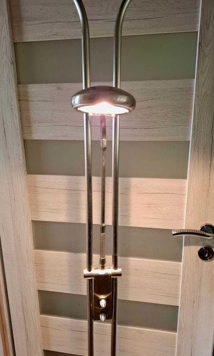 Lampa podłogowa chromowana