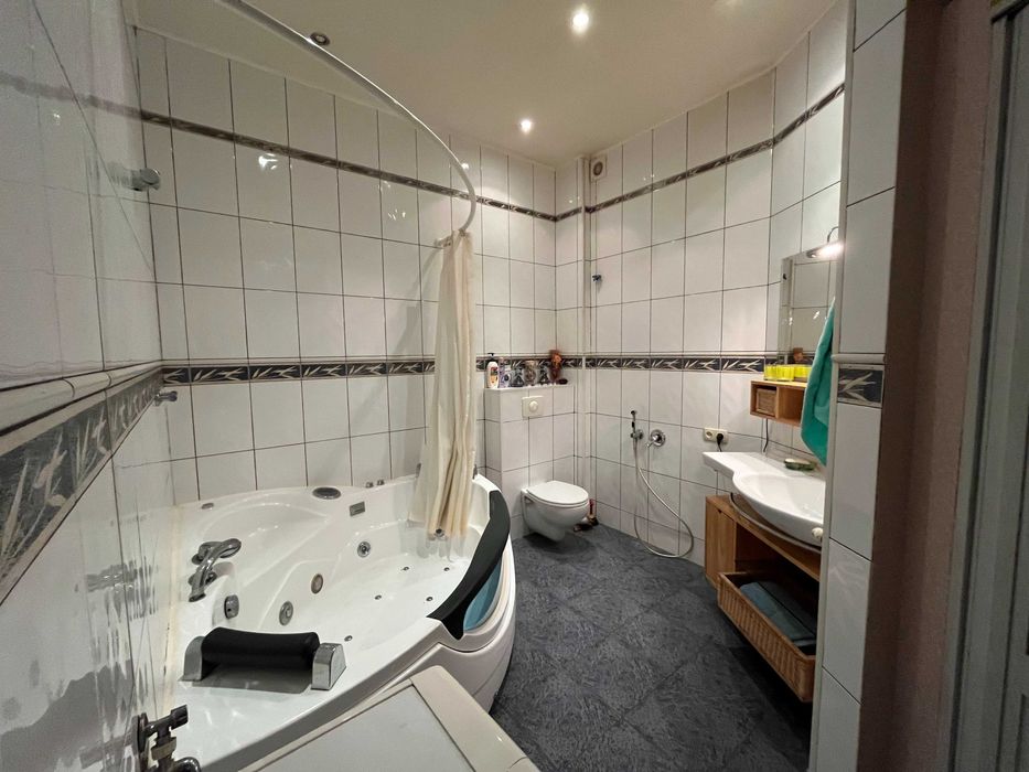 2-кімнатна квартира з джакузі  центр  майдан Конституції