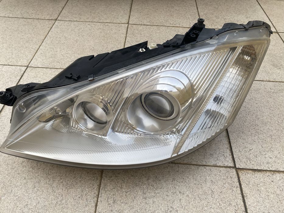 Farol lado esquerdo Mercedes w221 com visão noturna