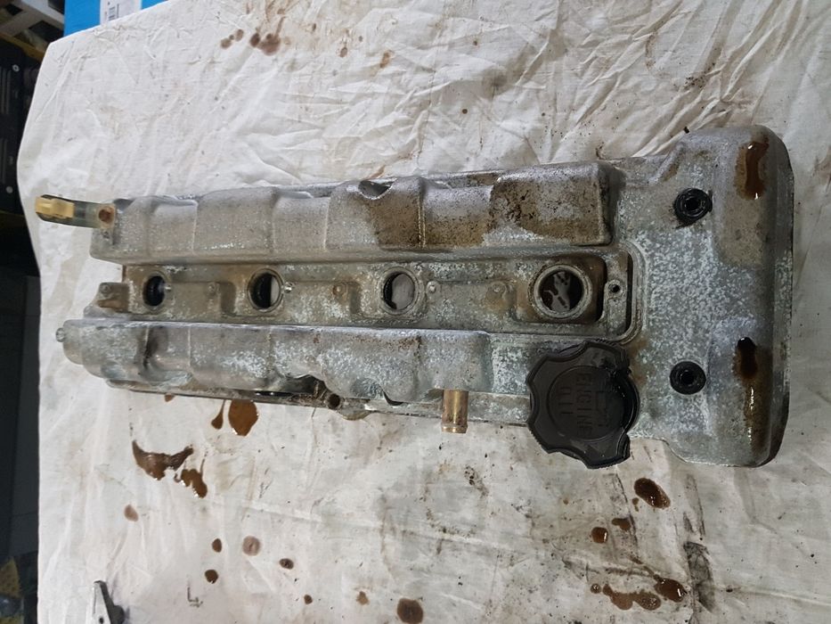 pokrywa zaworów suzuki vitara 2.0 16v j20a