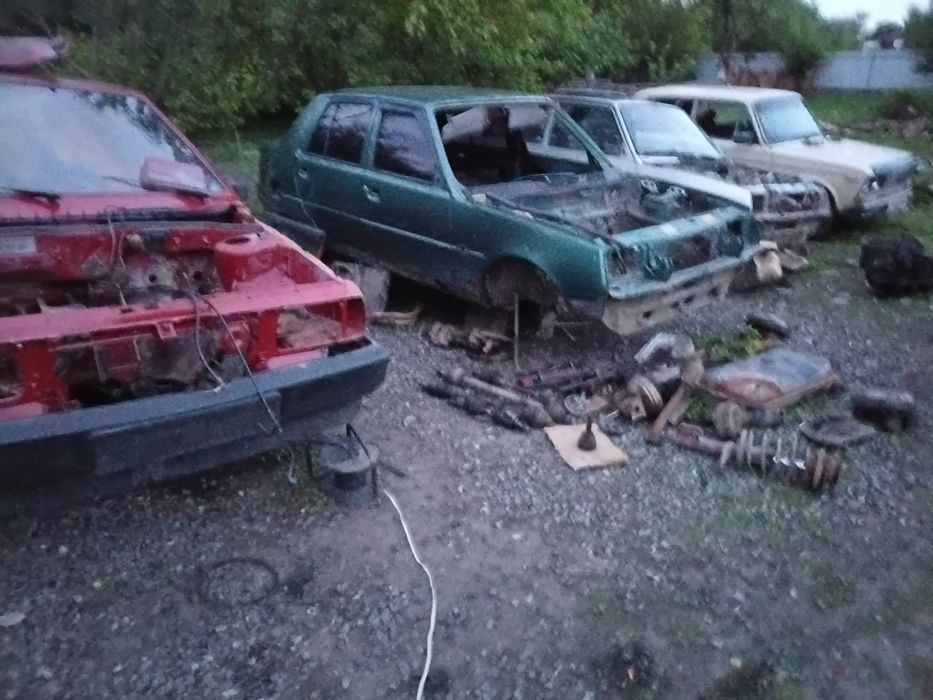 Продам по  запчастинах