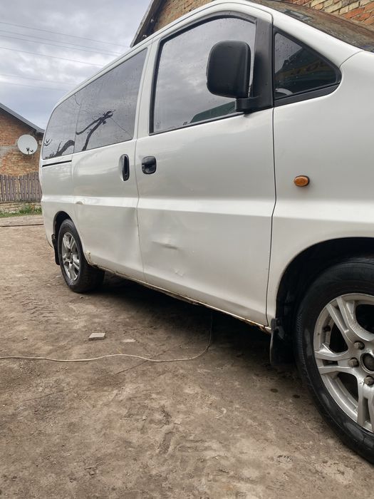 Продам авто hyundai h-1