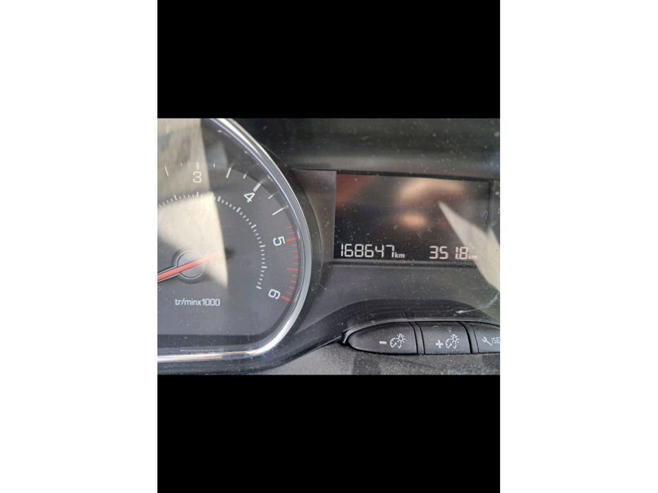 Lote Peugeot 208 e Citroen C3 1.4 hdi acidentados