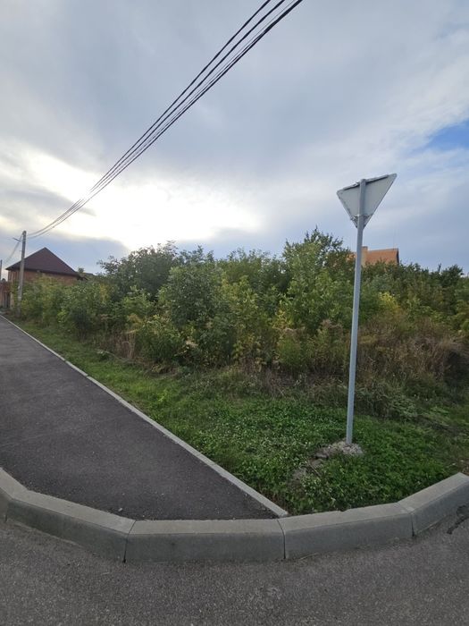Продам земельну ділянку в Малій Данилівці перше поле Чудес.