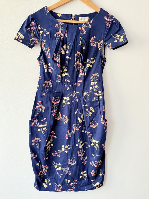 Sukienka granatowa Apricot taliowana kwiaty elegnacka letnia