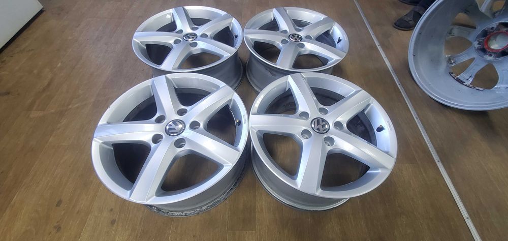 Диски 5 130 R18 Volkswagen Toureg 8J, R18, ET53, ЦО71,5 Оригінал