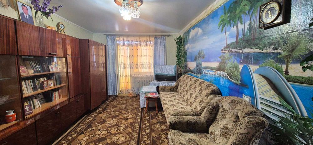 Продаж 2 к.кв в цегляному будинку.м.Сміла Держпрограми