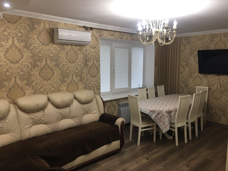 Здається квартира навпроти термальних басейнів!