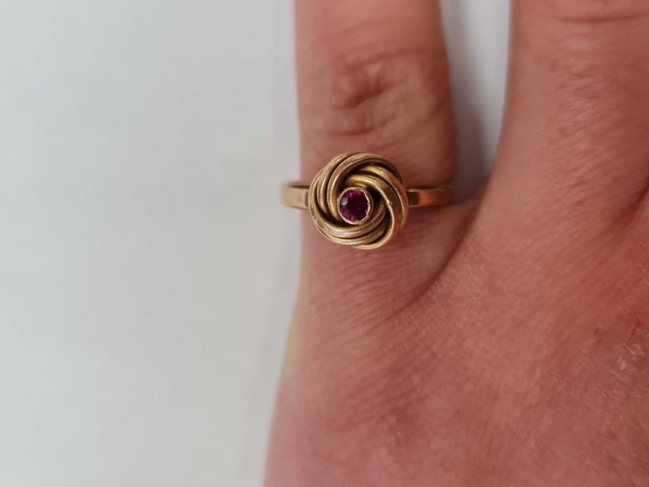 Wiekowy złoty pierścionek damski/ 585/ 2.56 g/ R15