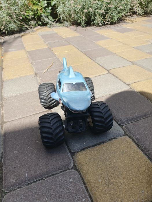 Машинки Hot wheels monster truck