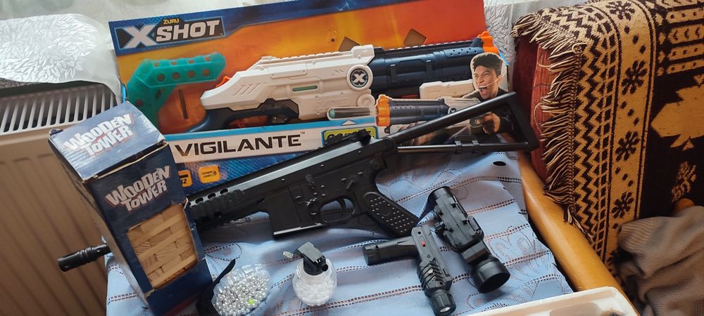 Zabawki,pistolety,karabiny
