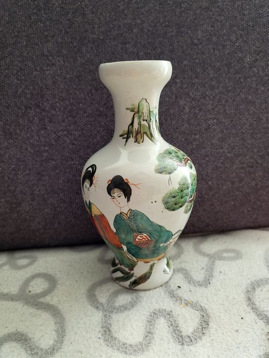 Mały antyczny chiński wazon prl