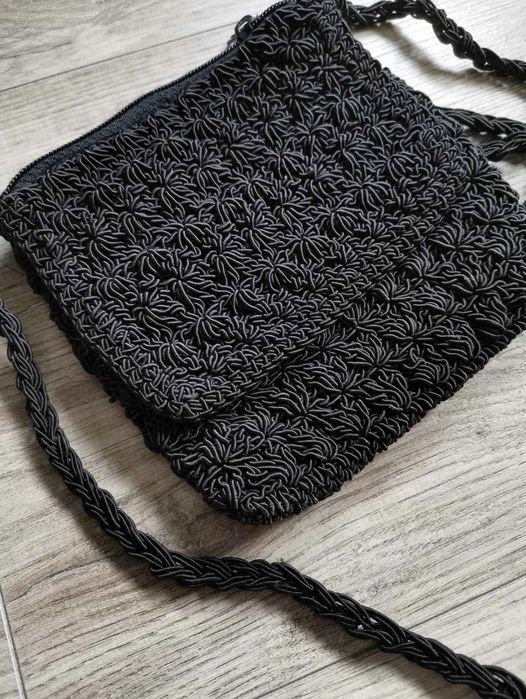 Сумочка через плече в'язана