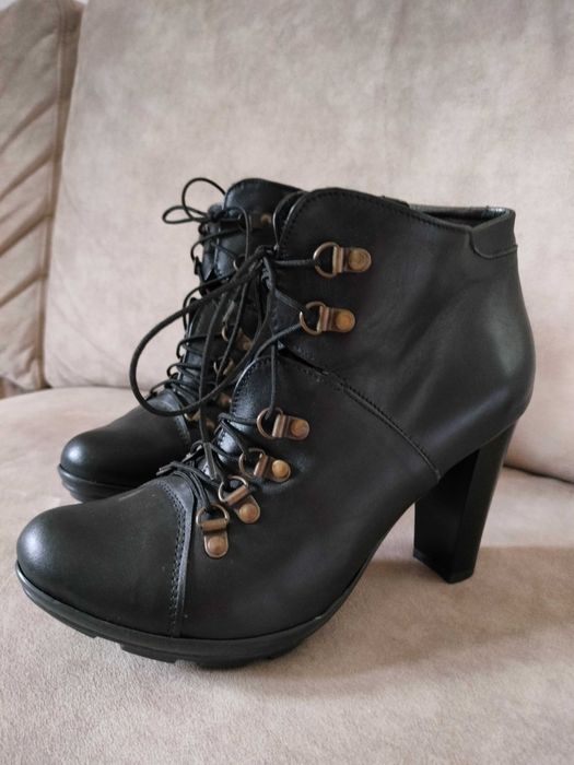 Botki ze skóry naturalnej 39