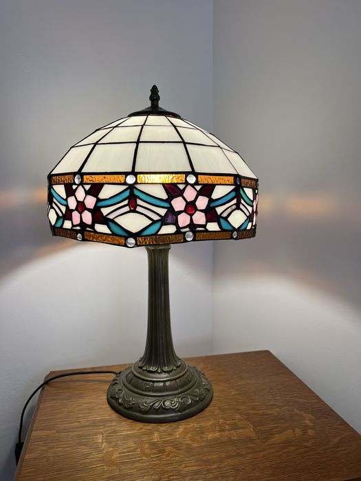 Piękna lampa w stylu Tiffany