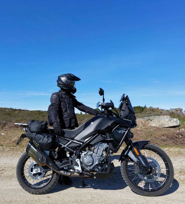 CFMOTO 450 MT com extras