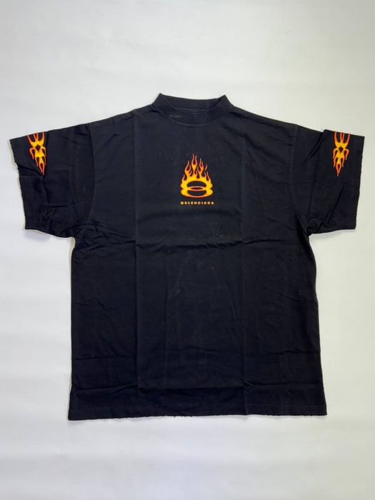 футболка Balenciaga Burning Unity Tee
