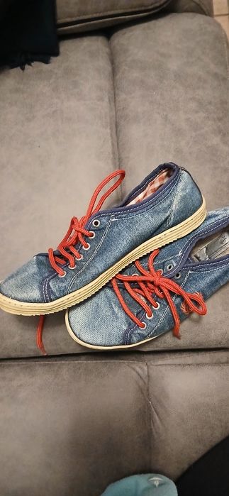 Sapatos com atacadores