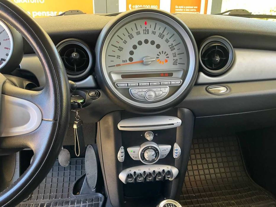 MINI Cooper  One 1.4 95cv — British Racing Green