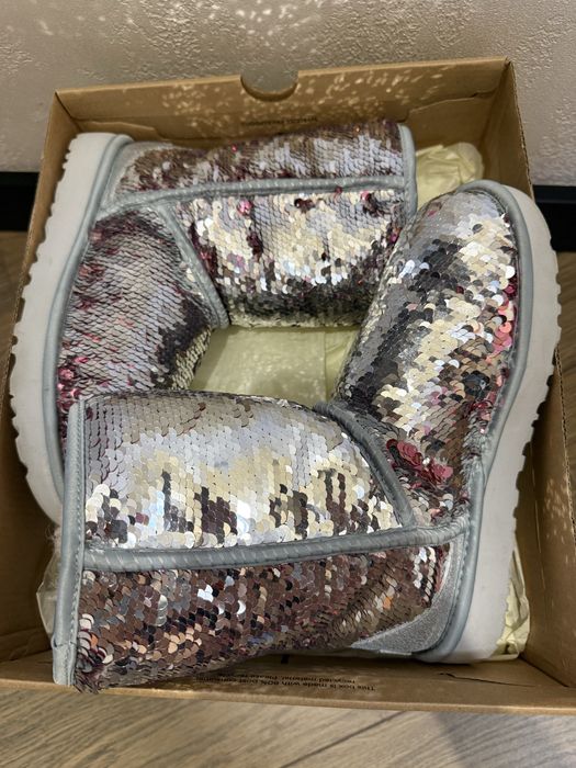 UGG  оригінал 37р