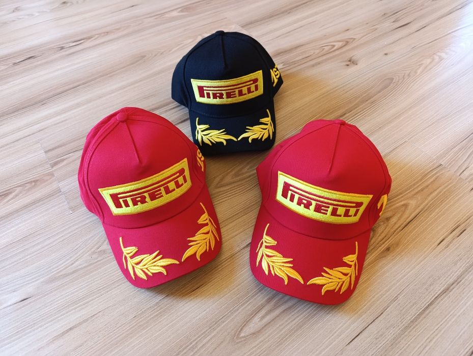 Czapki z Daszkiem PIRELLI.