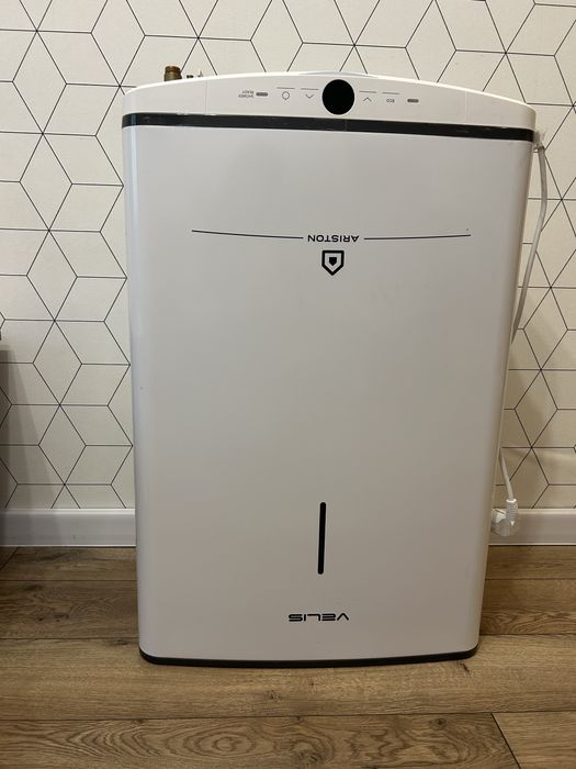 Bojler elektryczny Ariston VELIS PRO 50 EU, używany 1 rok