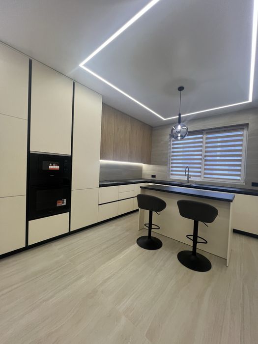 Продаж сучасного таунхаусу