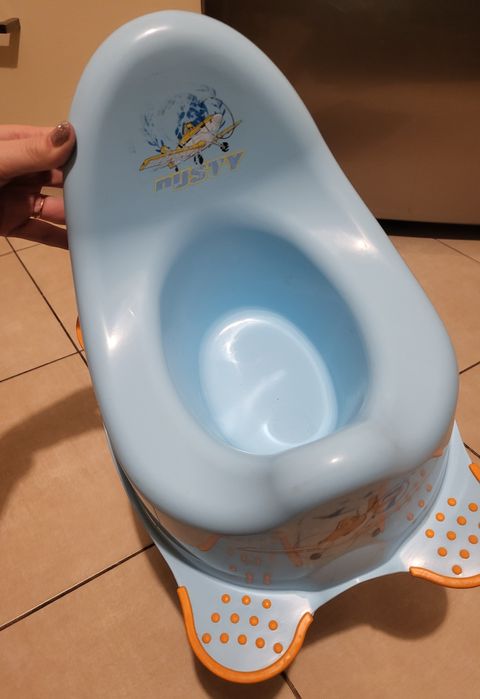 Nocnik jasno niebieskim dusty antypoślizgowy