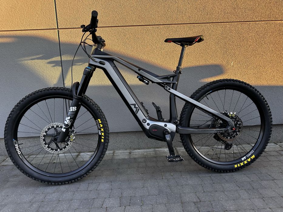 Rower elektryczny M1 Sporttechnik Erzberg Carbon