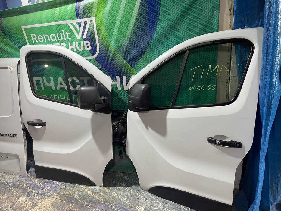 Двері Дверка Дверь Renault Trafic 3 Opel Vivaro Передні Бокові Задні