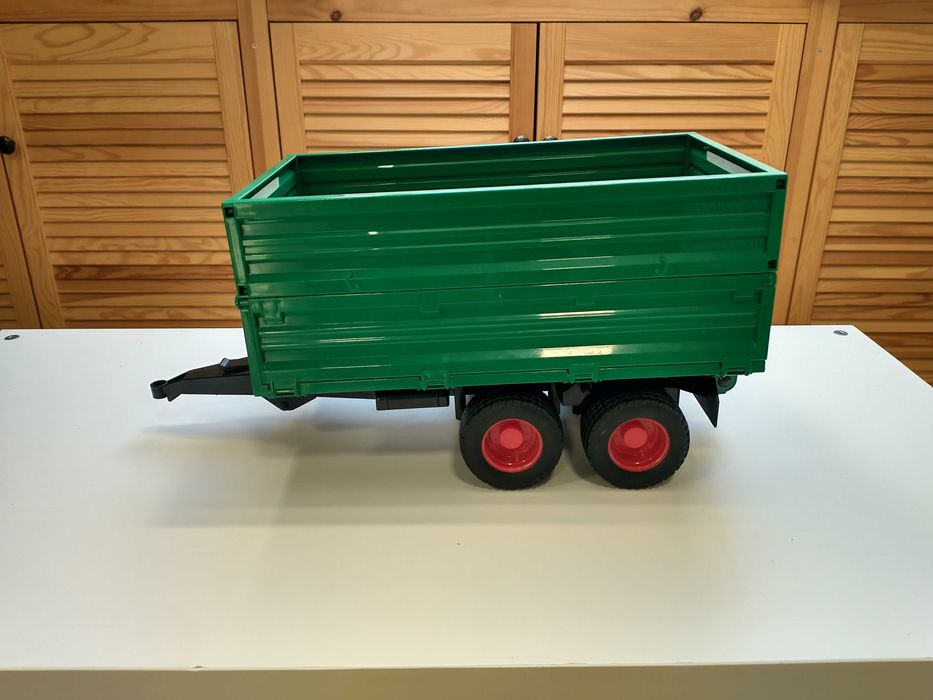 Welger przyczepa dwuosiowa z podwyższonymi burtami / wywrotka Bruder