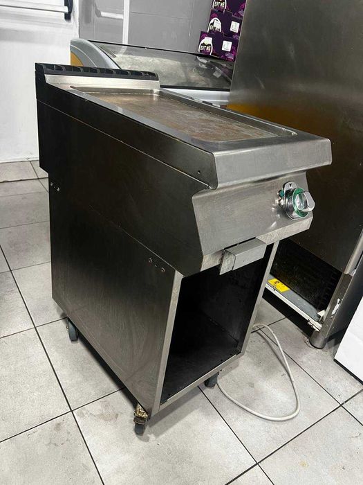 Професійний електричний гриль / жарочна поверхня RM Gastro FTH 740 E