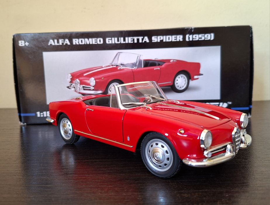 Alfa Romeo Giulietta Spider  z 1959 r. 1:18 Ricko
