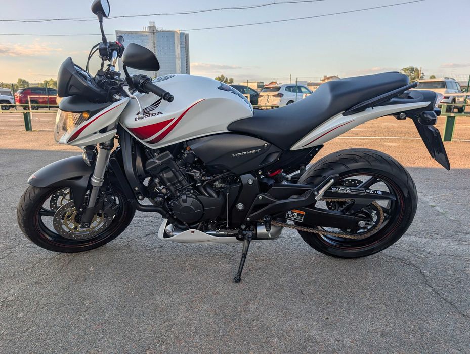 Мотоцикл Honda Hornet CB600F White MoToBaZa