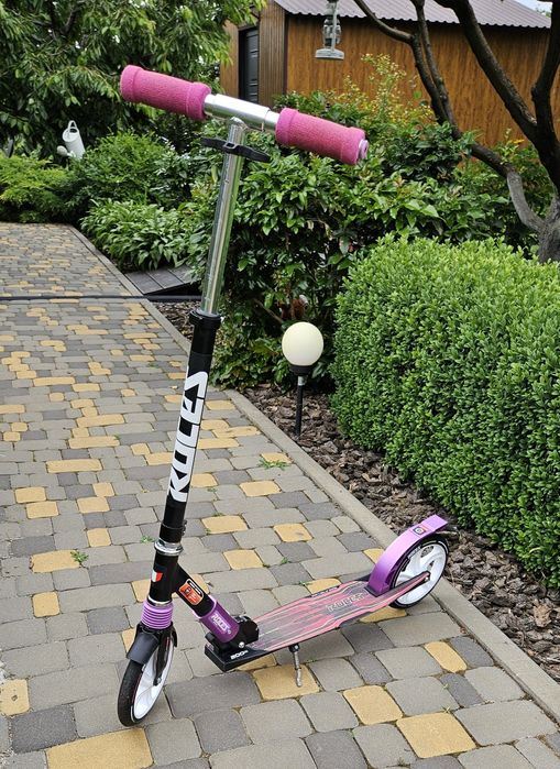 Продам самокат Roces