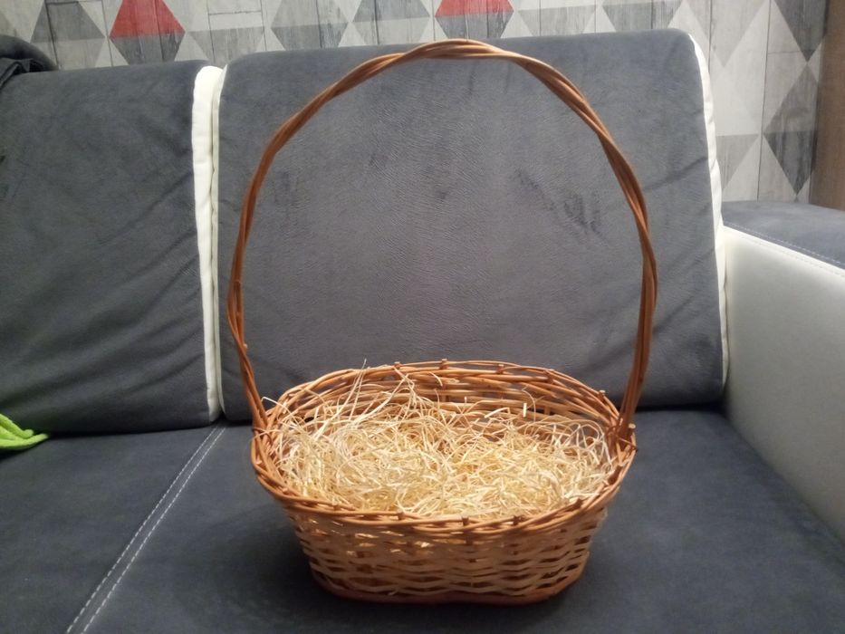 Wiklinowy koszyk prezentowy/ozdobny/wielkanocny