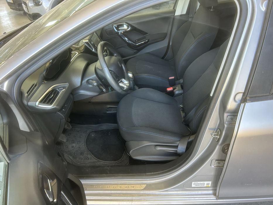 Peugeot 208 1.2 puretech Signature  de 2019