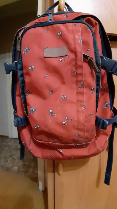Продам рюкзак Eastpak. На 3 відділення
