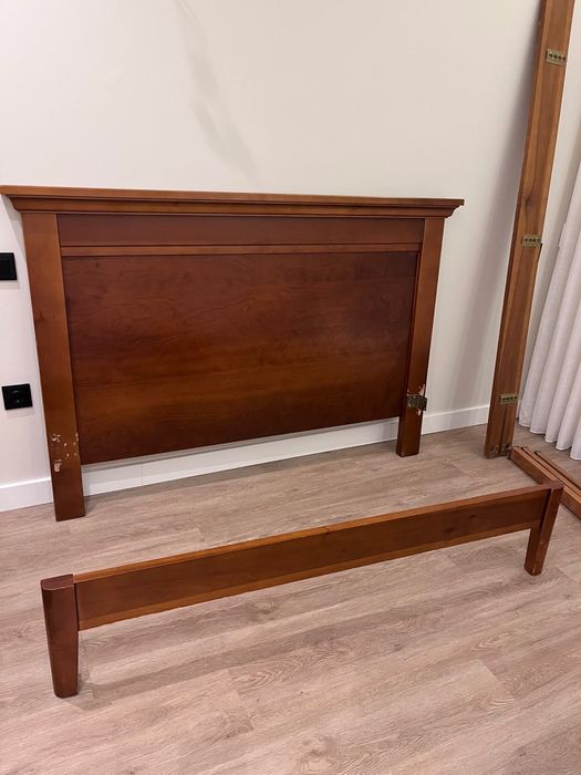 Cama madeira cerejeira cabeceira + estrado carbono + colchão
