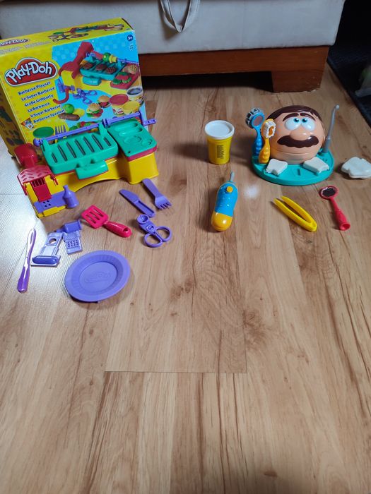 Zestaw do ciastoliny Play doh dentysta grill
