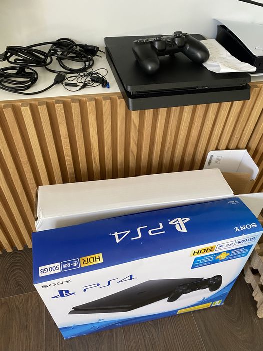 Playstation 4 *como nova